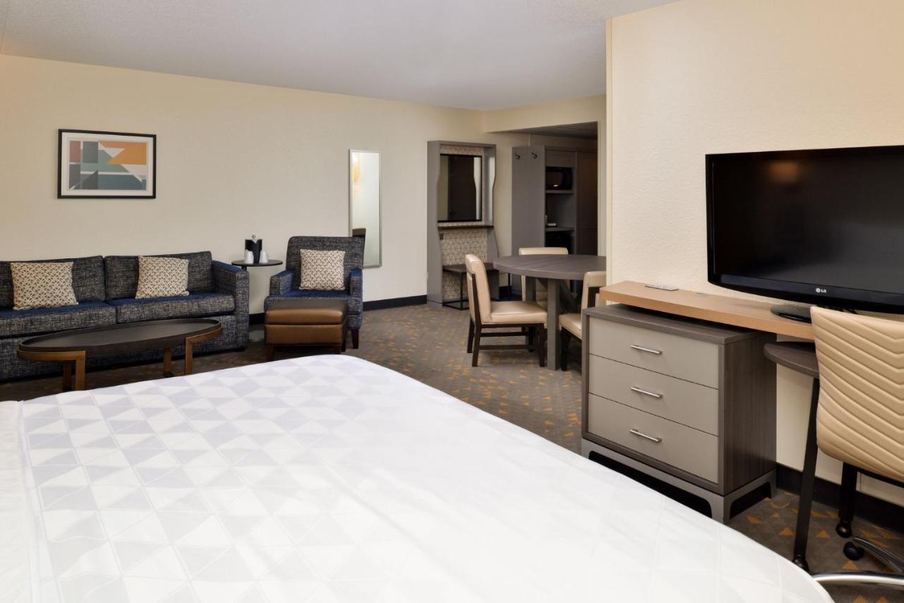 Holiday Inn Hotel & Suites Overland Park-Convention Center By Ihg Esterno foto