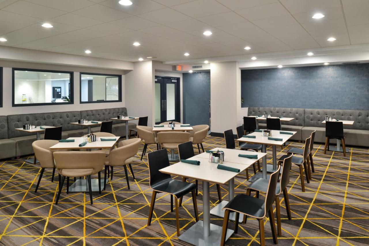 Holiday Inn Hotel & Suites Overland Park-Convention Center By Ihg Esterno foto