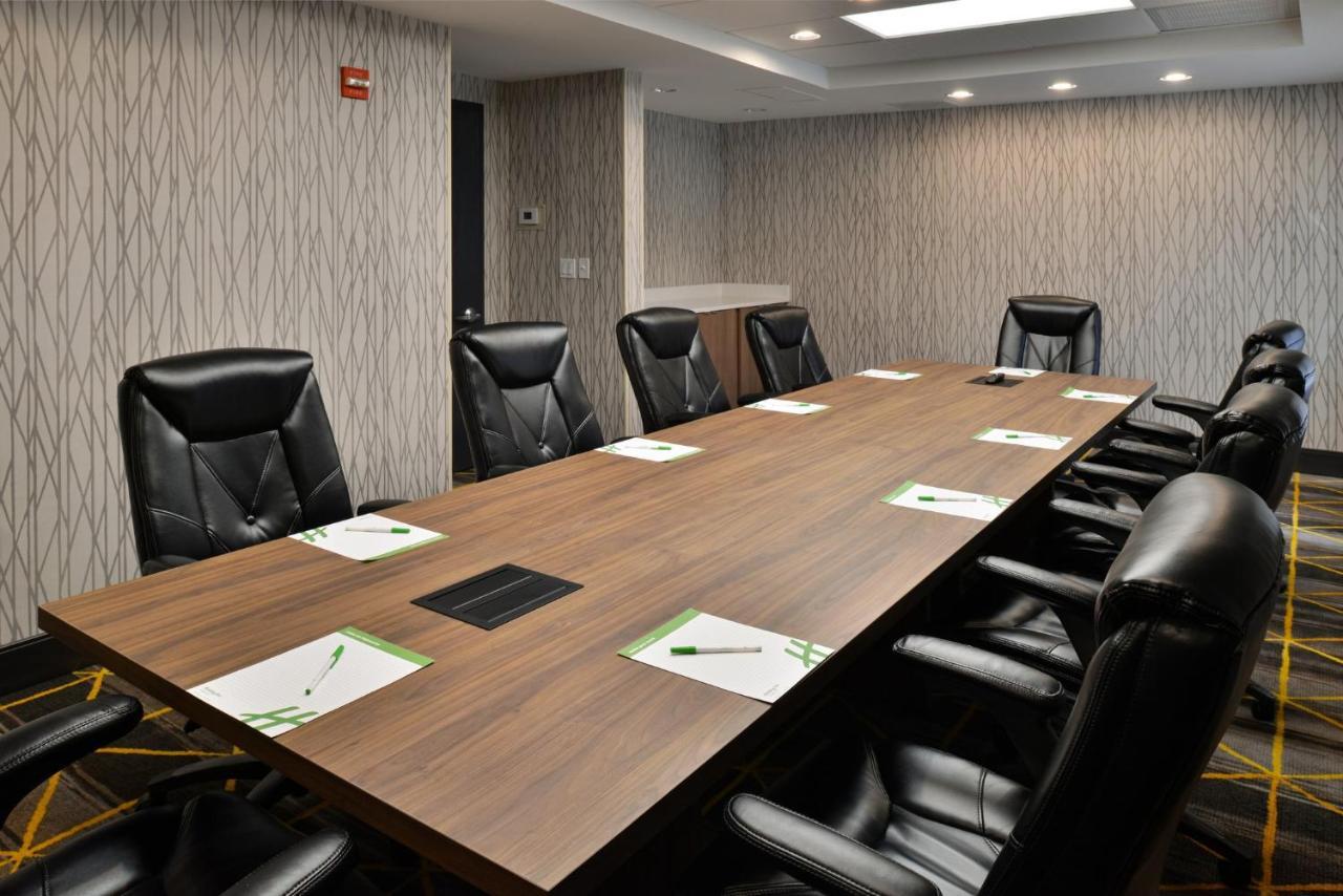 Holiday Inn Hotel & Suites Overland Park-Convention Center By Ihg Esterno foto