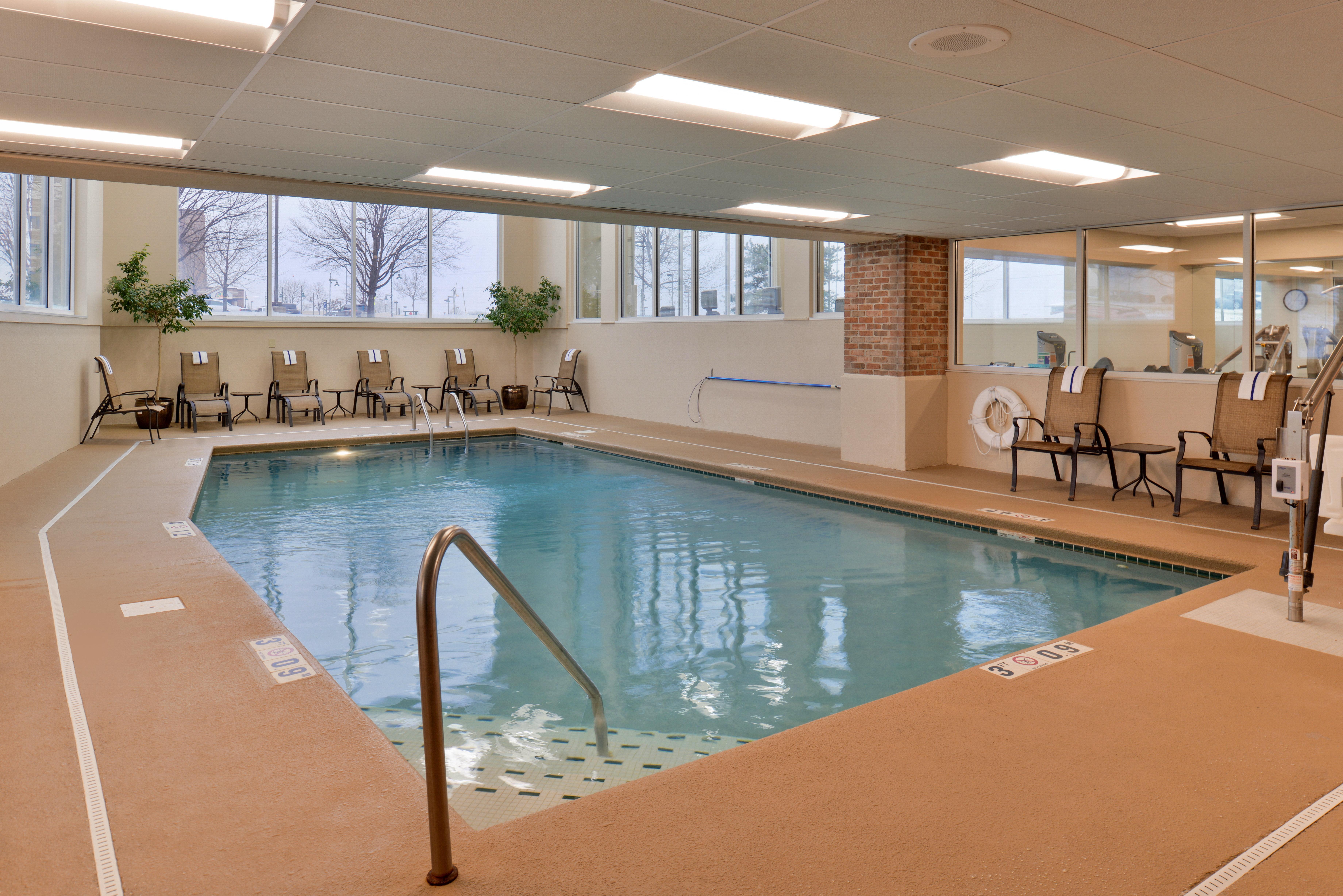 Holiday Inn Hotel & Suites Overland Park-Convention Center By Ihg Esterno foto