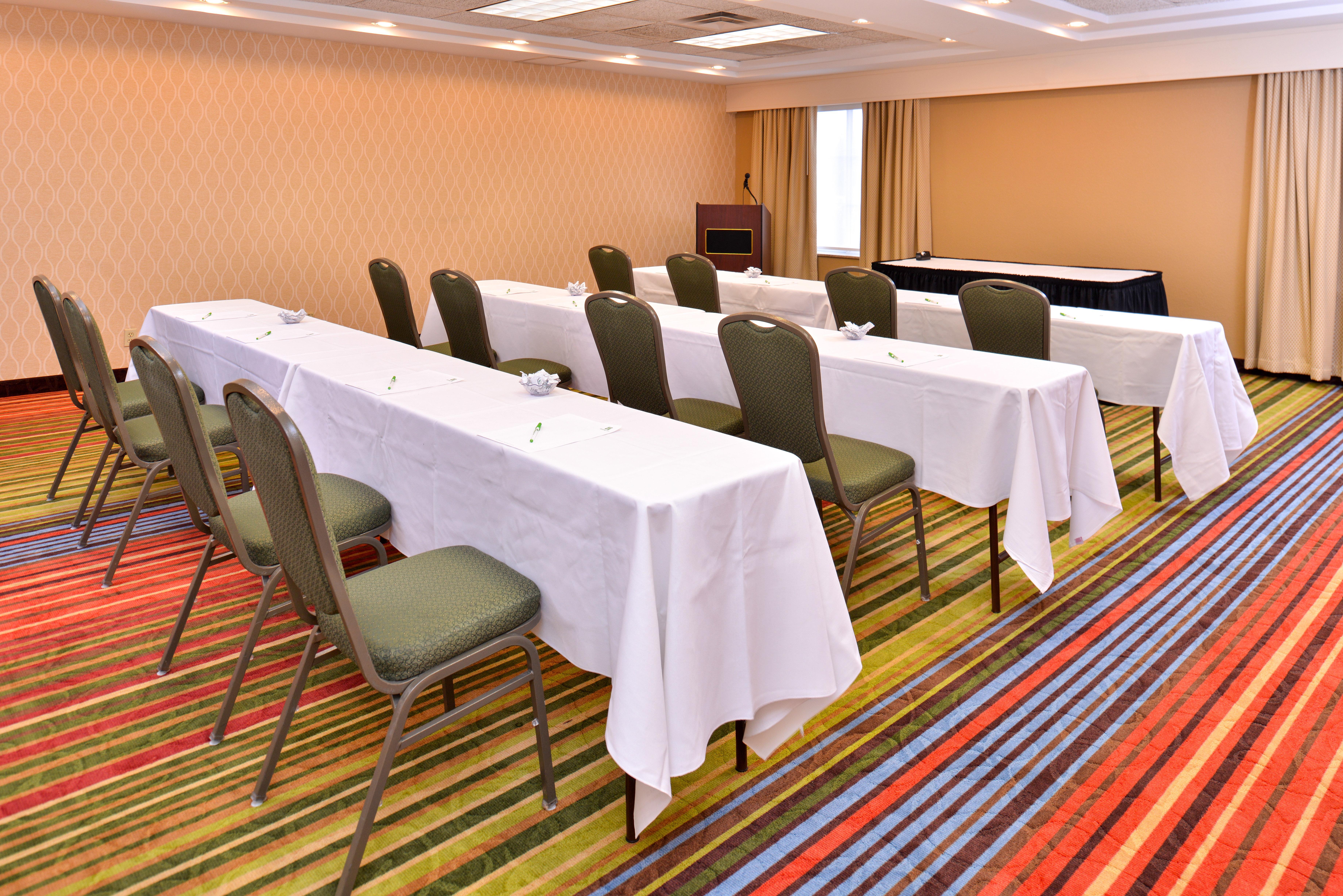 Holiday Inn Hotel & Suites Overland Park-Convention Center By Ihg Esterno foto