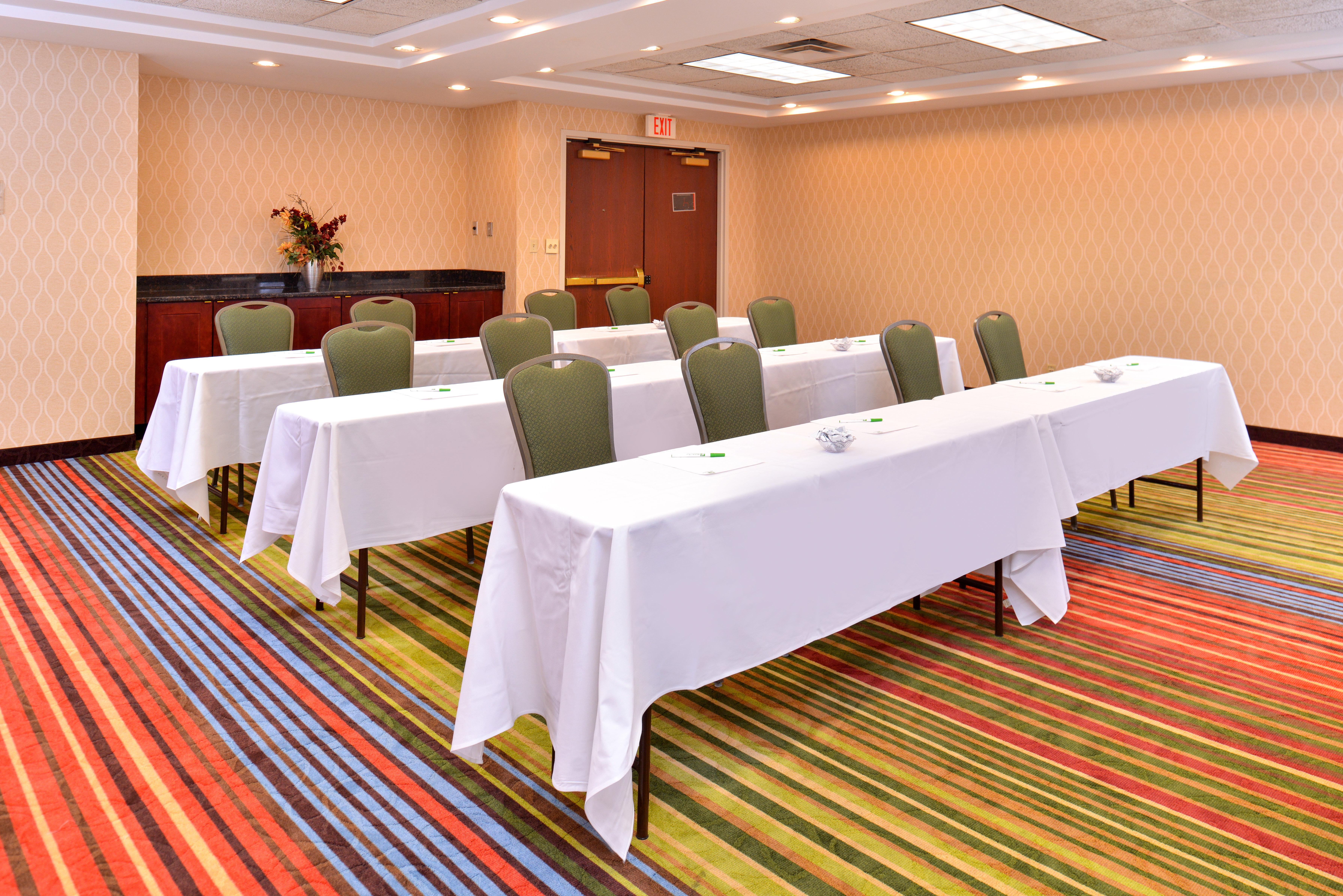 Holiday Inn Hotel & Suites Overland Park-Convention Center By Ihg Esterno foto