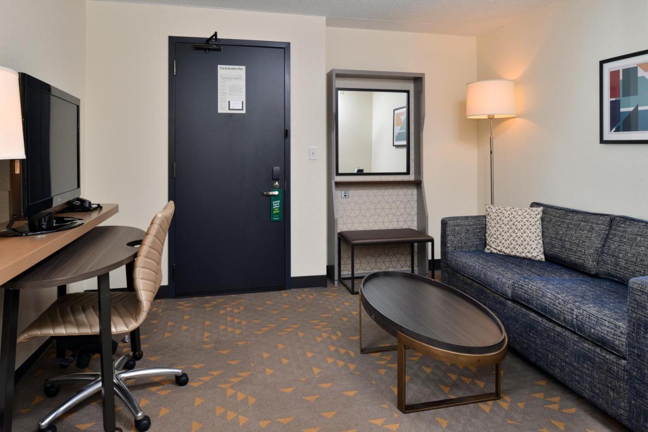 Holiday Inn Hotel & Suites Overland Park-Convention Center By Ihg Esterno foto