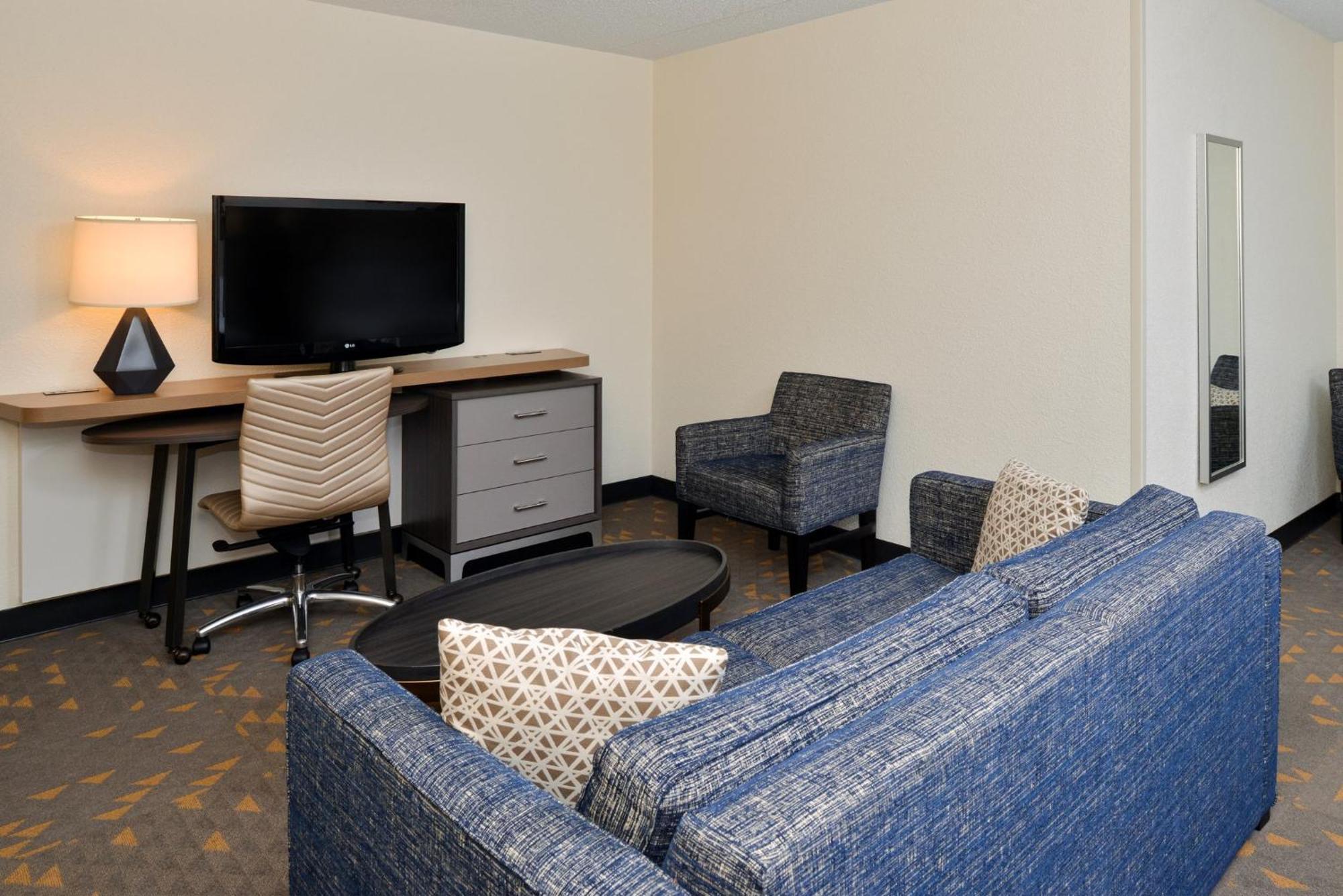 Holiday Inn Hotel & Suites Overland Park-Convention Center By Ihg Esterno foto